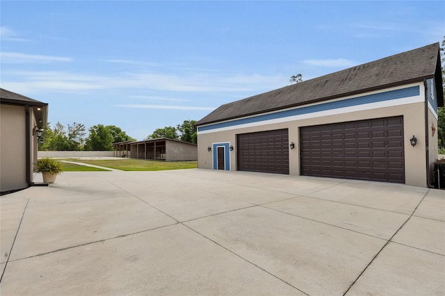 view of detached garage