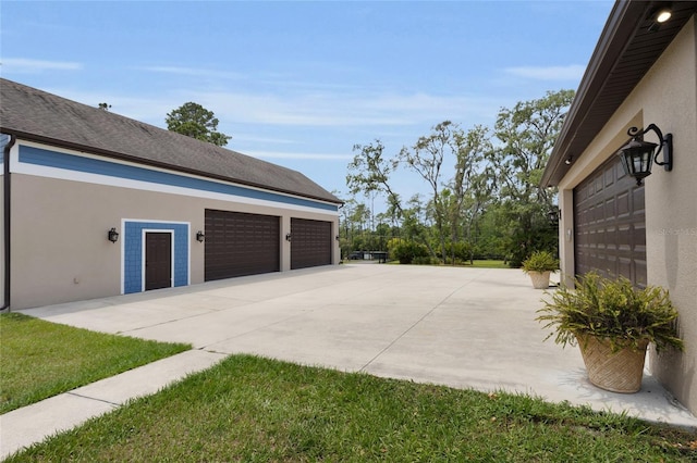 view of detached garage