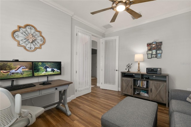 8492 Hartford Way, Mount Dora, FL 32757 - living room featuring wood finished floors, crown molding, and a ceiling fan