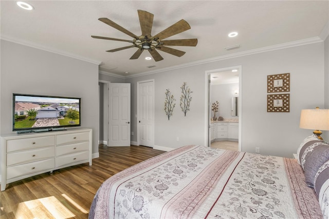 8492 Hartford Way, Mount Dora, FL 32757 - bedroom with light wood-style flooring, crown molding, recessed lighting, connected bathroom, and a ceiling fan