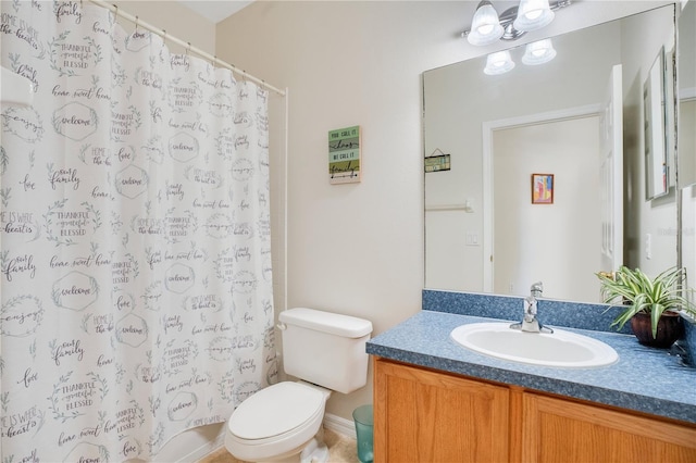 2641 Meadow View Ct, Kissimmee, FL 34746 - full bath with vanity and curtained shower