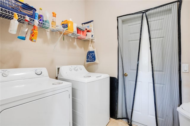 2641 Meadow View Ct, Kissimmee, FL 34746 - laundry room with washing machine and dryer
