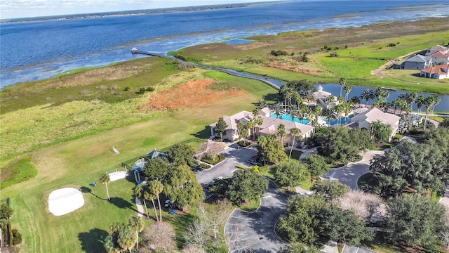 2641 Meadow View Ct, Kissimmee, FL 34746 - aerial view of property and surrounding area with a nearby body of water and a golf club