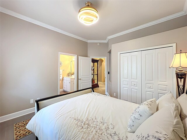 1473 Lakemist Ln, Clermont, FL 34711 - bedroom with baseboards, ornamental molding, and a closet
