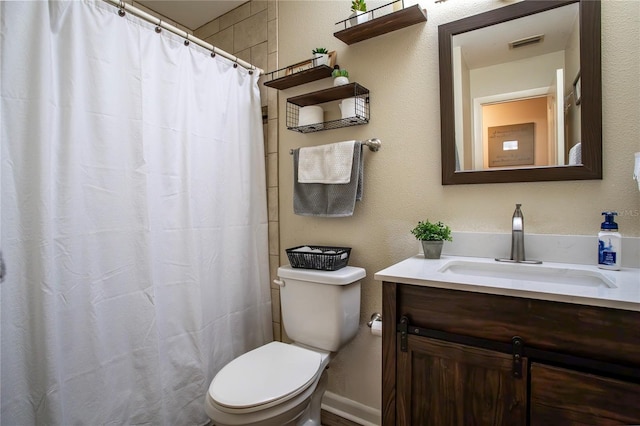 616 Third Ave, Lady Lake, FL 32159 - full bath with visible vents, a shower with curtain, toilet, and vanity