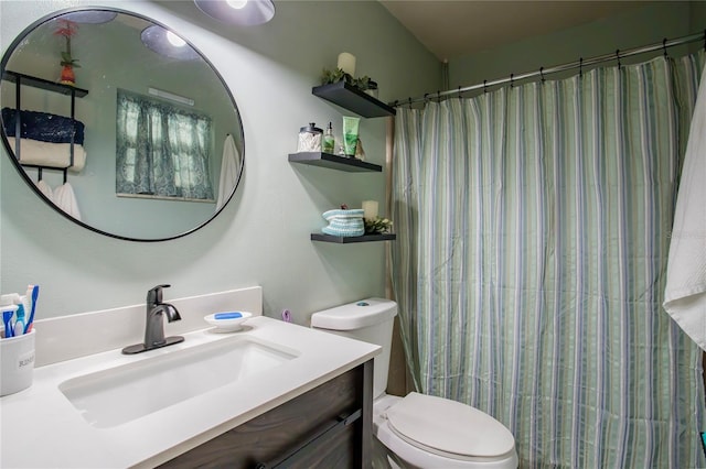 616 Third Ave, Lady Lake, FL 32159 - full bath with vanity, a shower with shower curtain, and toilet