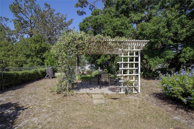 616 Third Ave, Lady Lake, FL 32159 - view of outbuilding with fence and a pergola