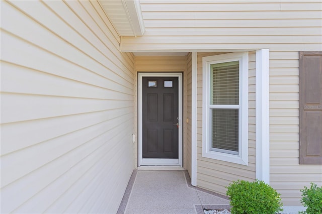 view of exterior entry