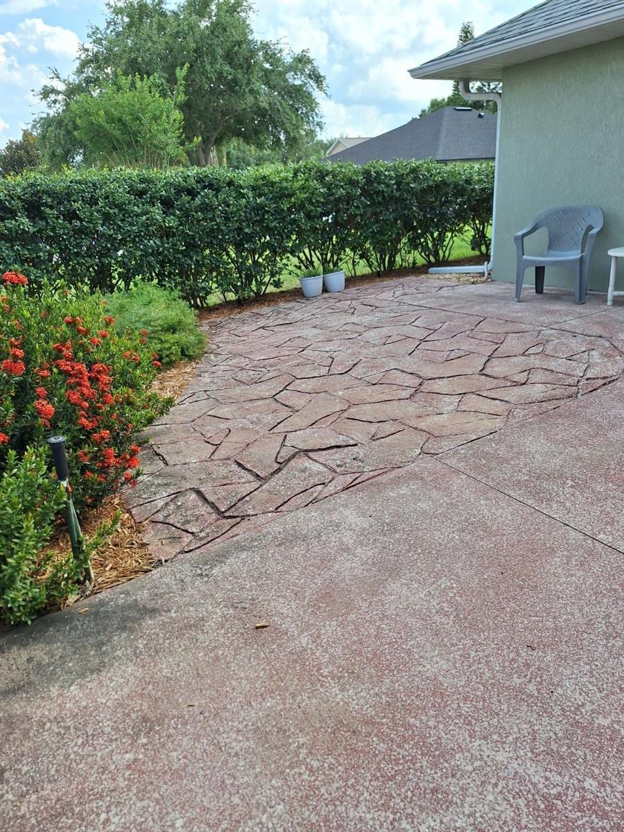 2750 Coral Reef Way, Tavares, FL 32778 - view of patio / terrace