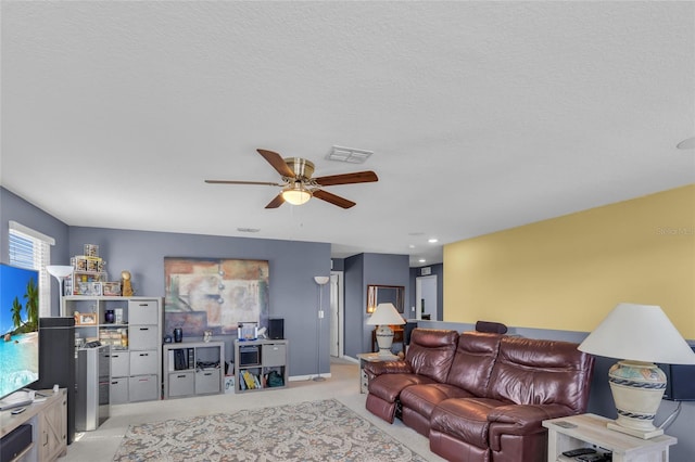 3441 Landing Vw, Tavares, FL 32778 - living room with ceiling fan
