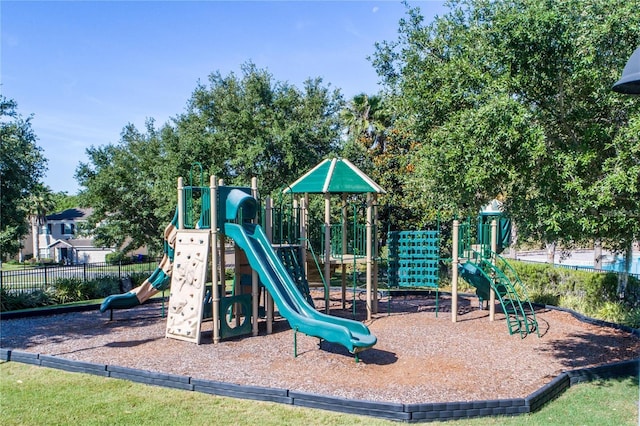 3441 Landing Vw, Tavares, FL 32778 - community playground with fence