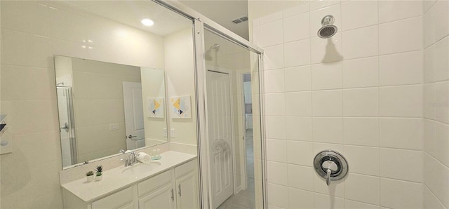 817 Ocean Course Ave Unit 502, Davenport, FL 33896 - bathroom with a stall shower and vanity