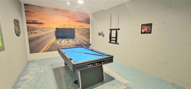 817 Ocean Course Ave Unit 502, Davenport, FL 33896 - rec room with pool table, concrete block wall, and concrete floors