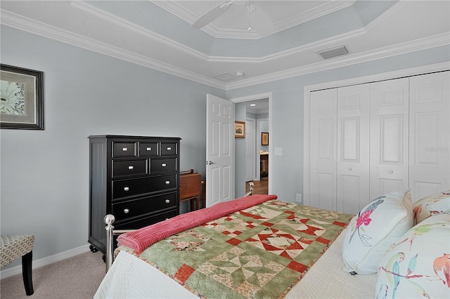 3433 Nestlebranch Ave, The Villages, FL 32163 - bedroom featuring a ceiling fan, visible vents, carpet floors, a closet, and a tray ceiling