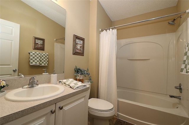 1070 Pinewood Pl, The Villages, FL 32162 - full bath featuring toilet, shower / bathtub combination with curtain, vanity, and a textured ceiling
