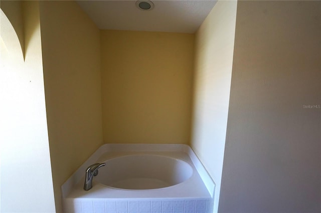 3329 White Blossom Ln, Clermont, FL 34711 - bathroom featuring a bath