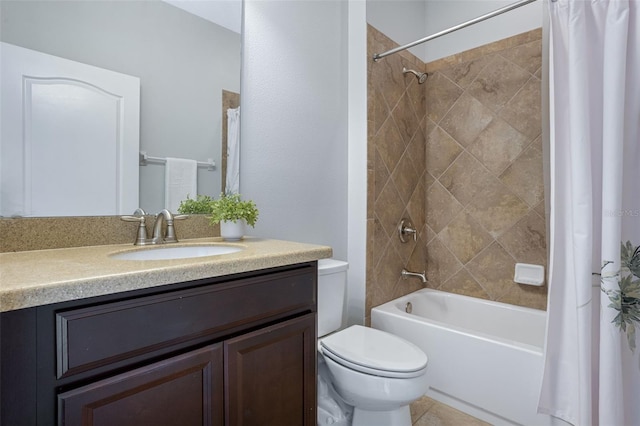 1027 Timbervale Trl, Clermont, FL 34715 - full bathroom featuring vanity and shower / tub combo with curtain