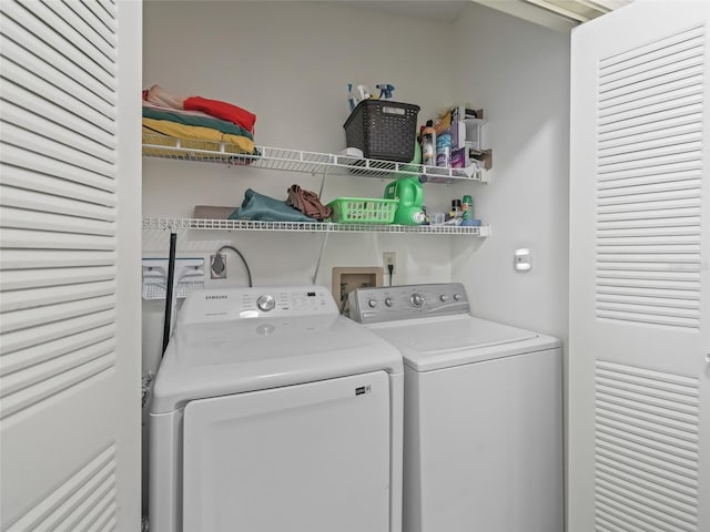 1202 Del Toro Dr, Lady Lake, FL 32159 - laundry room with washing machine and dryer