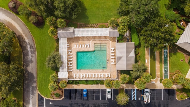 drone / aerial view of a pool area