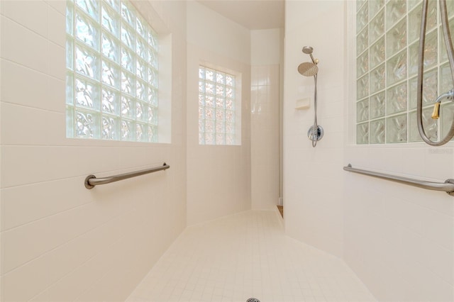 537 Montage Ln, Kissimmee, FL 34759 - bathroom with tiled shower