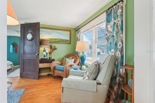 1301 N Ave, Tavares, FL 32778 - sitting room with light wood-style flooring