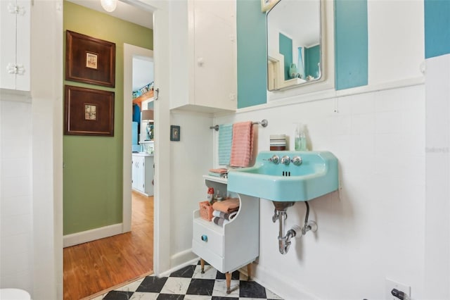 1301 N Ave, Tavares, FL 32778 - bathroom with baseboards