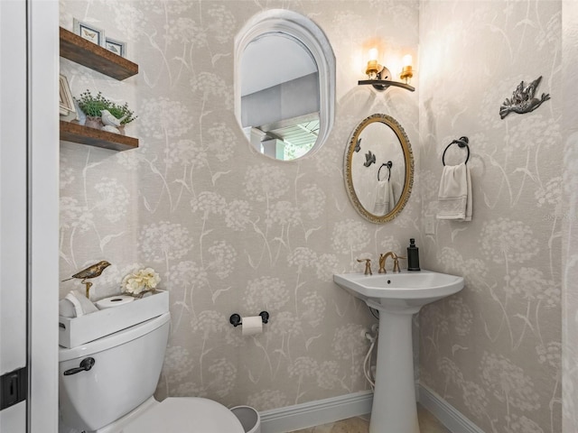 563 Dowling Cir, Lady Lake, FL 32159 - half bathroom with toilet