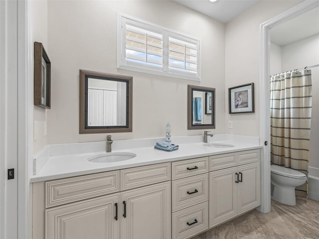 563 Dowling Cir, Lady Lake, FL 32159 - full bath featuring toilet and double vanity