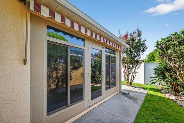 2744 Gresham Ave, The Villages, FL 32162 - entrance to property with stucco siding