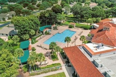 bird's eye view of a pool area