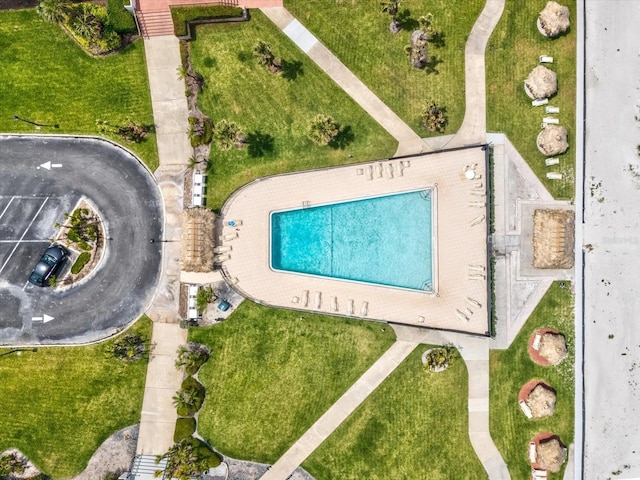 bird's eye view of a pool area