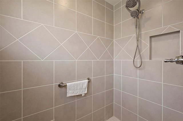 11287 Stewart Loop, Oxford, FL 34484 - full bath with a tile shower