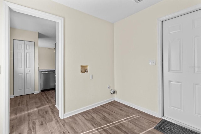10655 N Party Ave, Dunnellon, FL 34433 - laundry room featuring wood finished floors, washer hookup, baseboards, and a ceiling fan