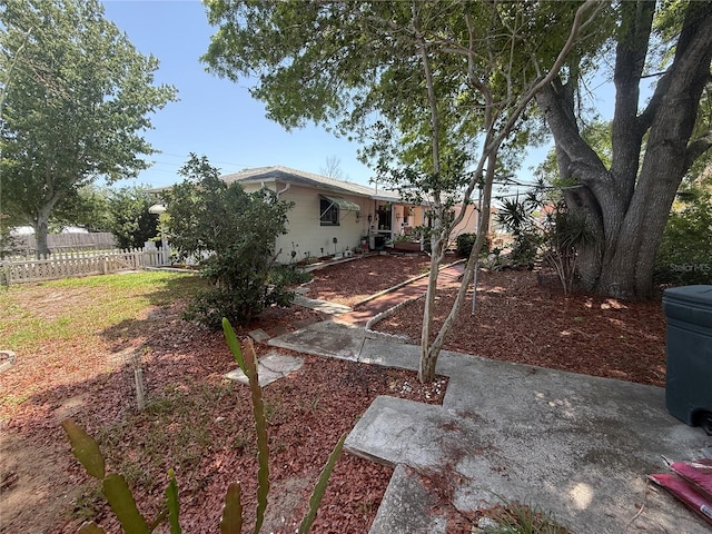 603 W Seminole Ave, Eustis, FL 32726 - view of yard featuring fence