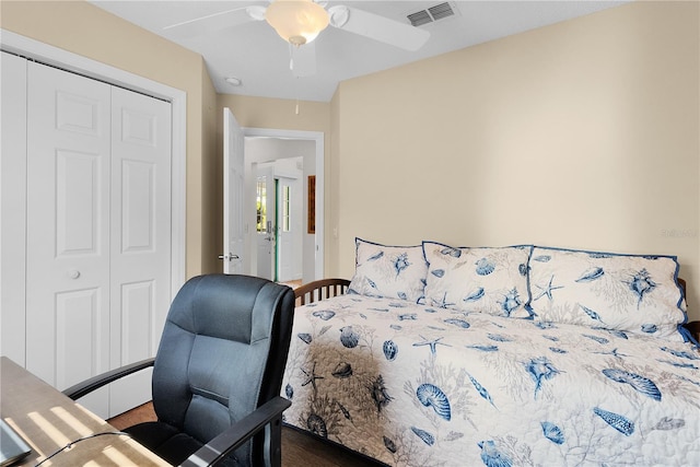 541 Carrera Dr, The Villages, FL 32159 - bedroom with a closet, ceiling fan, and attic access