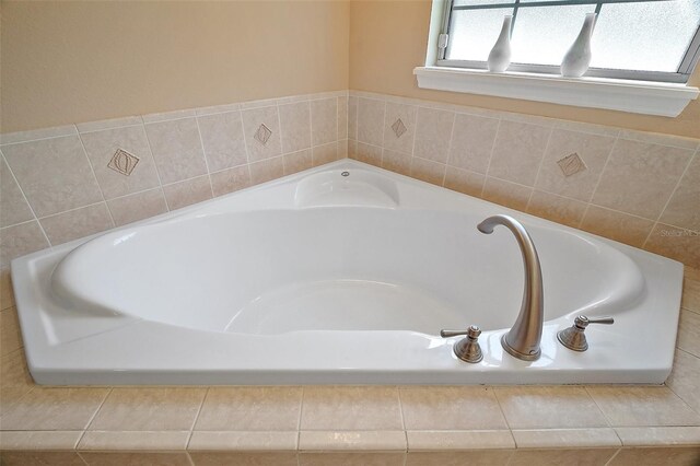 397 Anderson Dr, Tavares, FL 32778 - bathroom with a bath