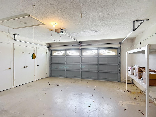6147 N Whispering Oak Loop, Beverly Hills, FL 34465 - garage with a garage door opener