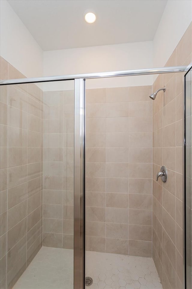 5017 Balsam Falls Rd, Deland, FL 32724 - full bath featuring a stall shower and recessed lighting