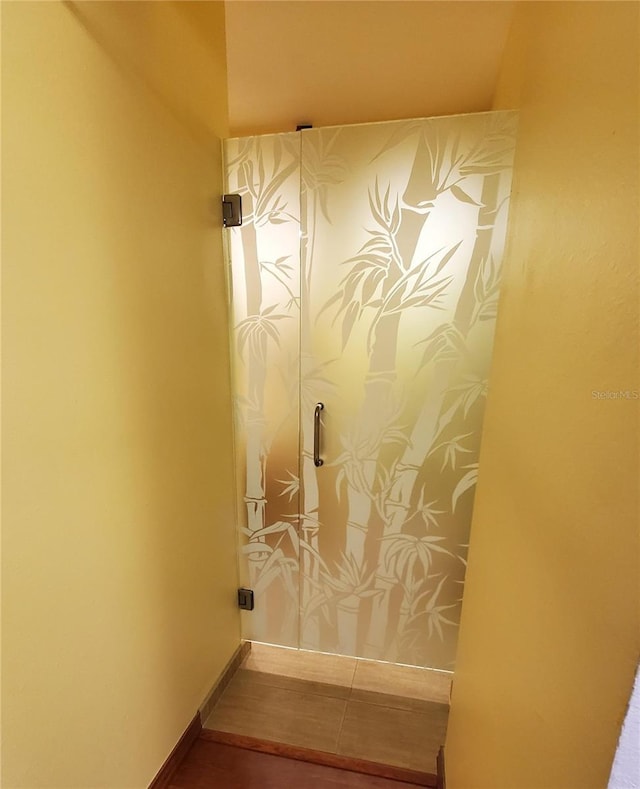 632 Edgewater Dr Unit 832, Dunedin, FL 34698 - bathroom with baseboards