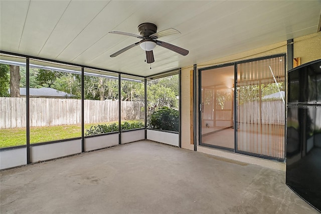 501 Cherry Tree St, Eustis, FL 32726 - unfurnished sunroom with ceiling fan