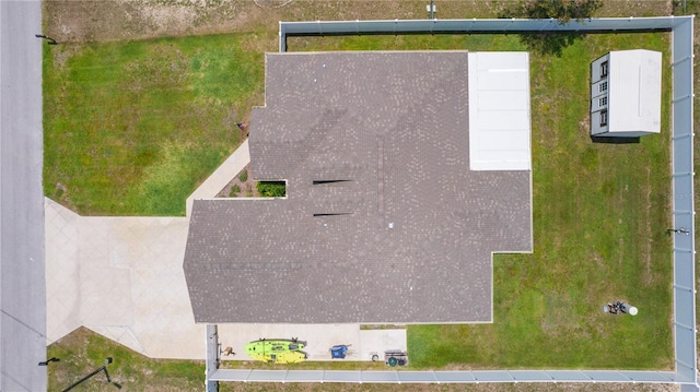 aerial view of property and surrounding area