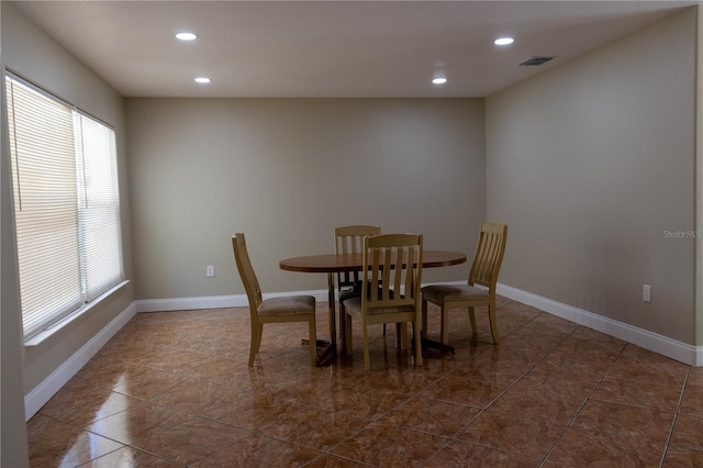 2701 S Dellwood Dr, Eustis, FL 32726 - dining area featuring healthy amount of natural light, recessed lighting, and baseboards