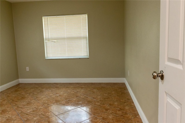 2701 S Dellwood Dr, Eustis, FL 32726 - unfurnished room featuring baseboards