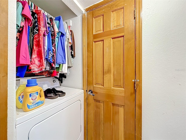 1107 Northshore Dr, Eustis, FL 32726 - closet with washer / dryer