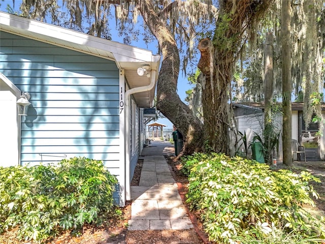 1107 Northshore Dr, Eustis, FL 32726 - view of property exterior