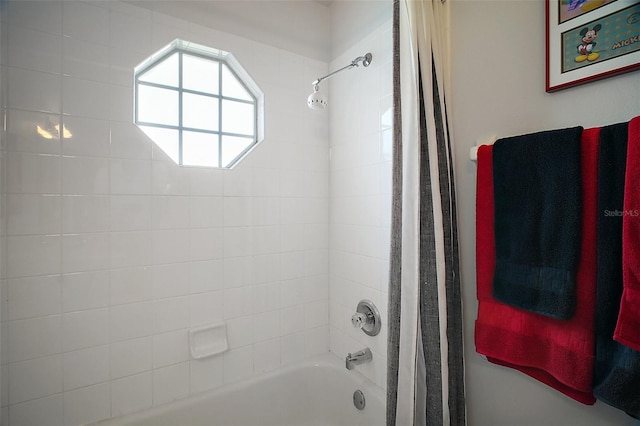 25406 Crestwater Dr, Leesburg, FL 34748 - full bathroom featuring shower / bath combination with curtain