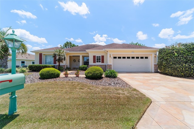 13165 SE 93rd Cir, Summerfield, FL 34491 - ranch-style home featuring a garage, driveway, and a front yard