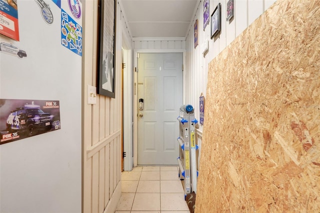 10301 US Highway 27 Unit 187, Clermont, FL 34711 - hallway featuring light tile patterned floors