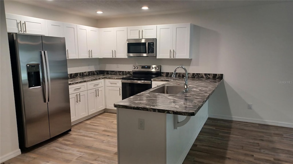 435 Woodview Dr, Tavares, FL 32778 - photo 3