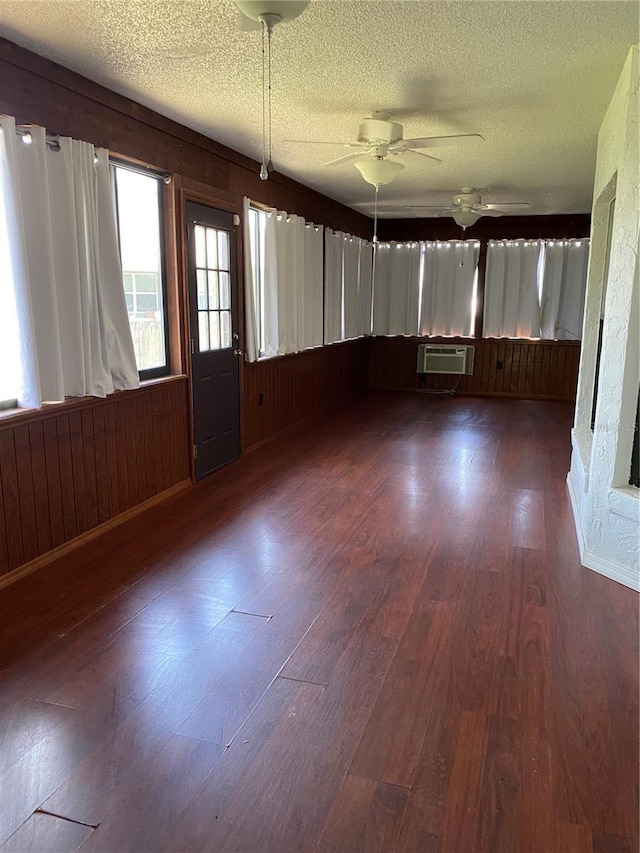 901 Baylor Dr, Deltona, FL 32725 - unfurnished sunroom featuring an AC wall unit